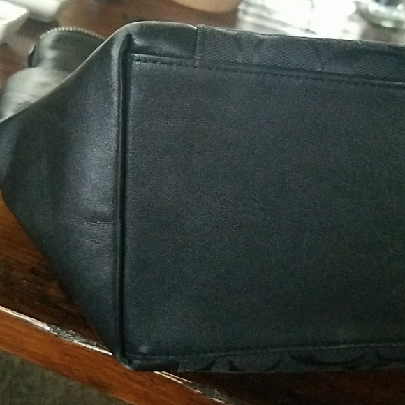 Authentic Coach purse - Picture 4 of 5